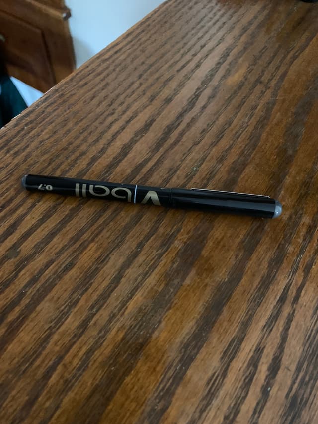 Black 0.7 mm gel pen